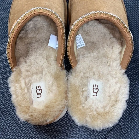 NWOT Mens Ugg Slippers - Picture 2 of 4
